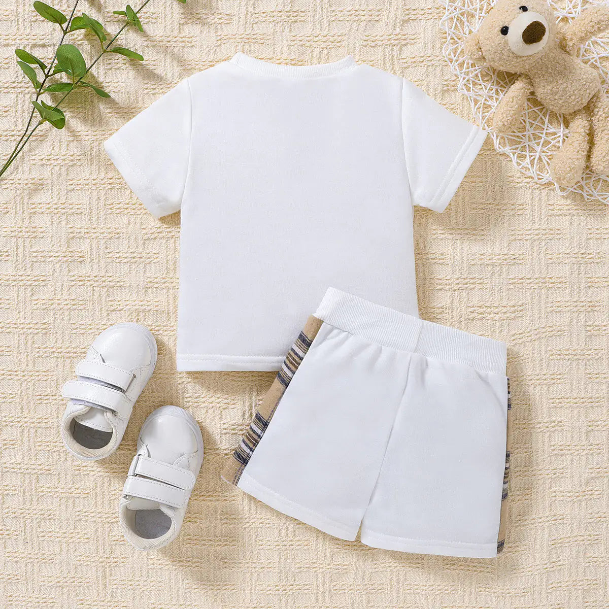 1 Baby Bear Graphic Round Neck Tee and Short Set